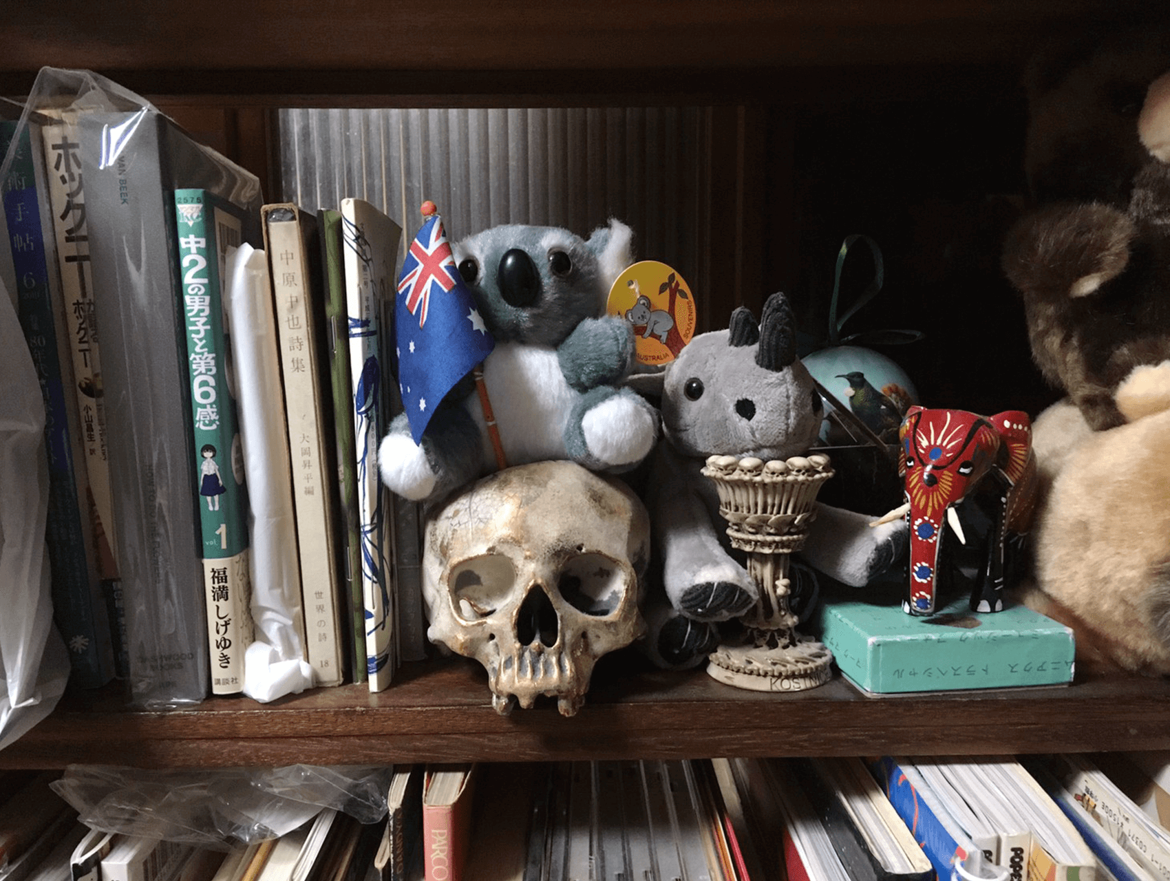 A flowerpot of a skull by Kazumichi Maruoka.